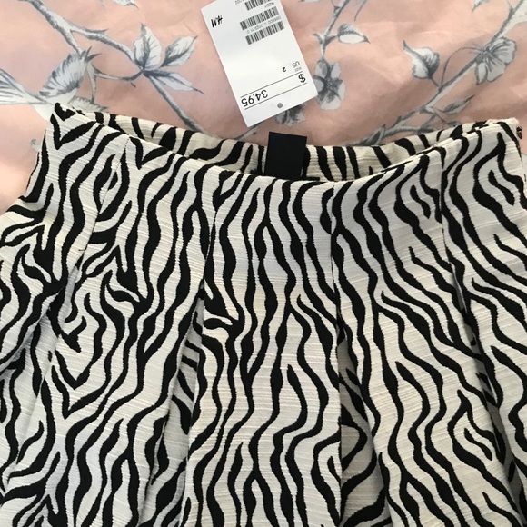BNWT H&M ANIMAL PRINT FULL CIRCLE SHORT SKIRT 2 XS - Picture 2 of 6